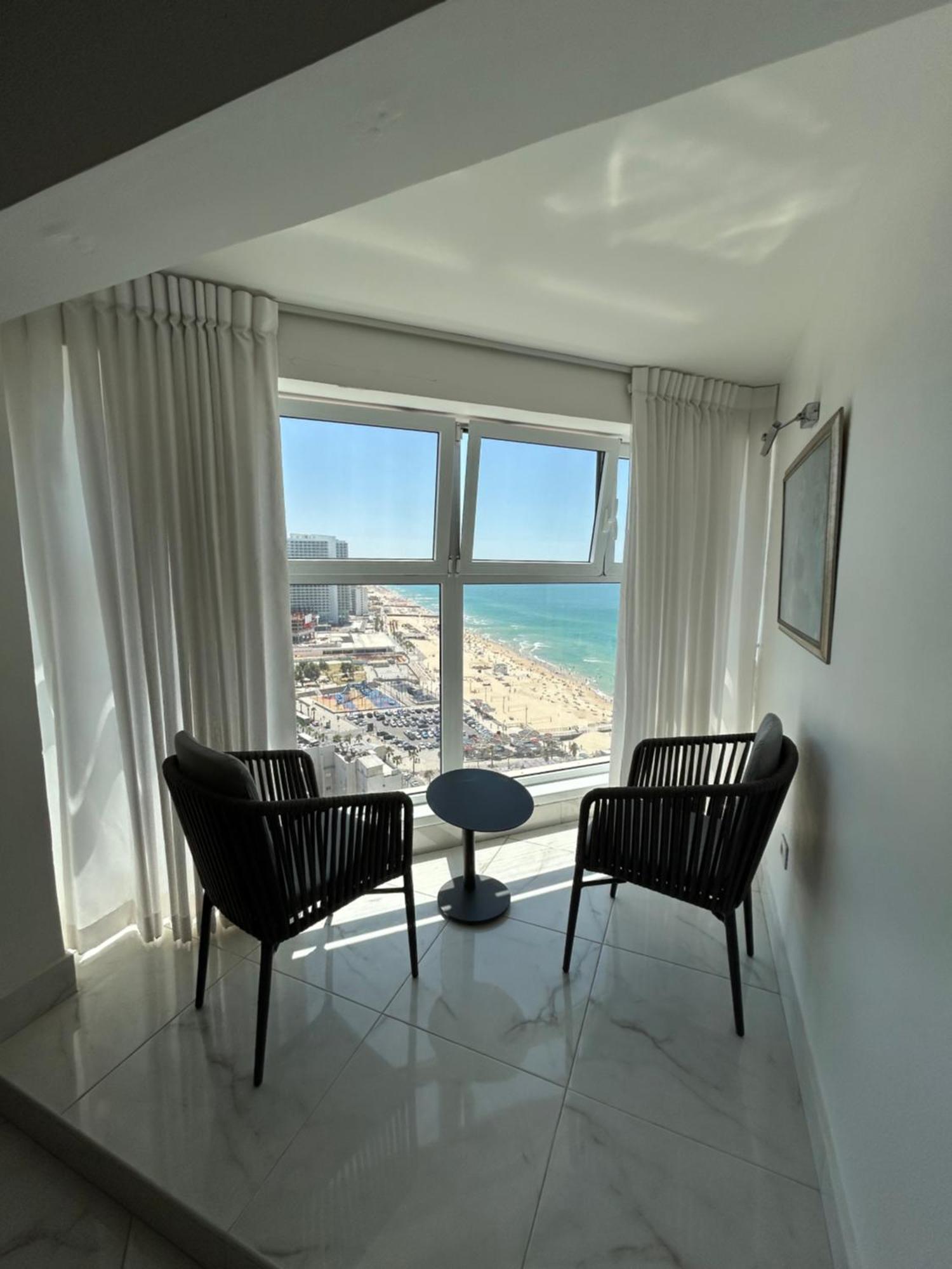 סוויטת אהבה מתוקה על הים-Sweet Love Suite On The Sea Bat Yam Exterior foto